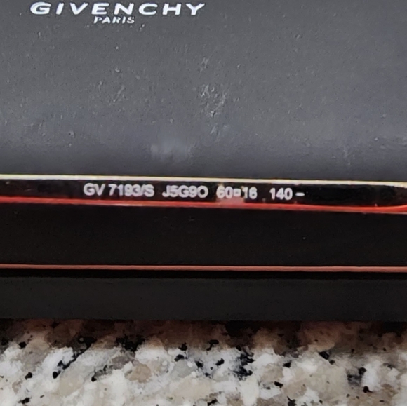 Givenchy Sunglasses - Picture 4 of 8